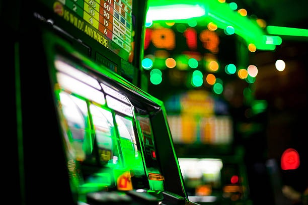 Roulette wheel spin in Lightning Roulette studio